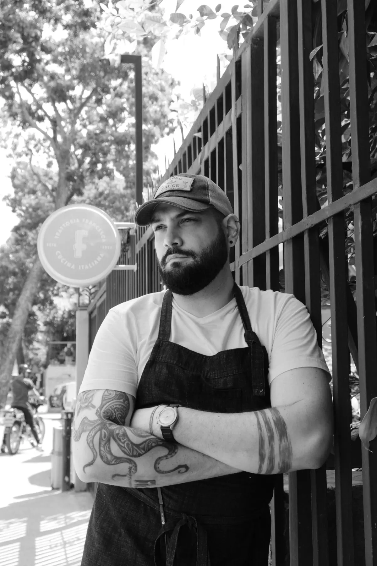 Aniello Merola trabajando en la cocina de uno de sus restaurantes