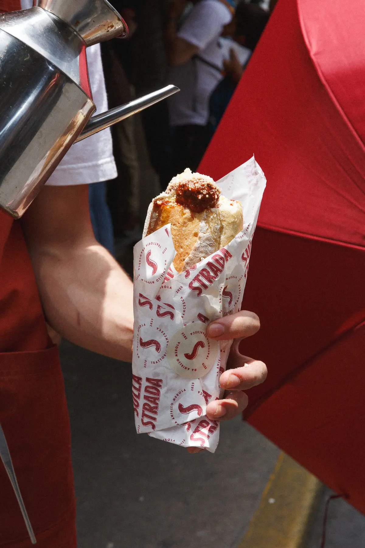 Comida callejera italiana de Sulla Strada servida al momento